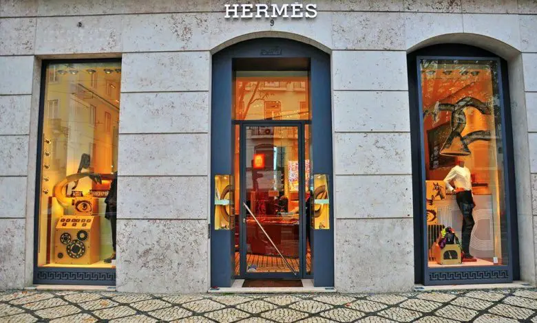 Hermès detronează LVMH din poziția de cea mai valoroasă companie din Franța