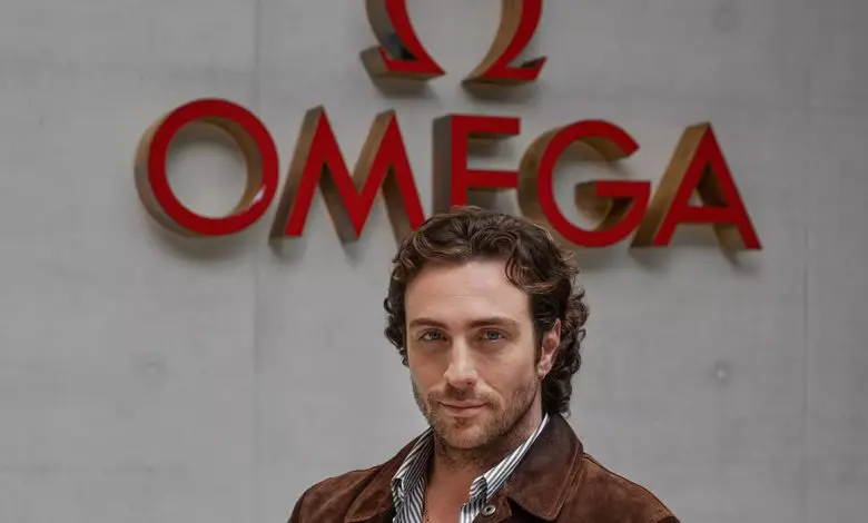 Aaron Taylor-Johnson se alătură OMEGA în calitate de ambasador al mărcii