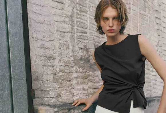 COS „Summer in the City”: o garderobă care ține pasul cu noi de dimineața până seara