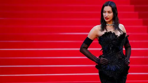 Cele mai impresionante ținute de pe covorul roșu la Festivalul Cannes 2025