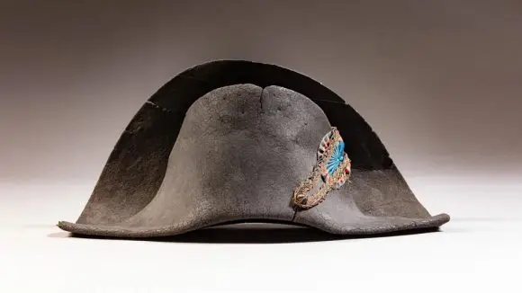 Celebra pălărie Bicorne a lui Napoleon va fi scoasă la licitație