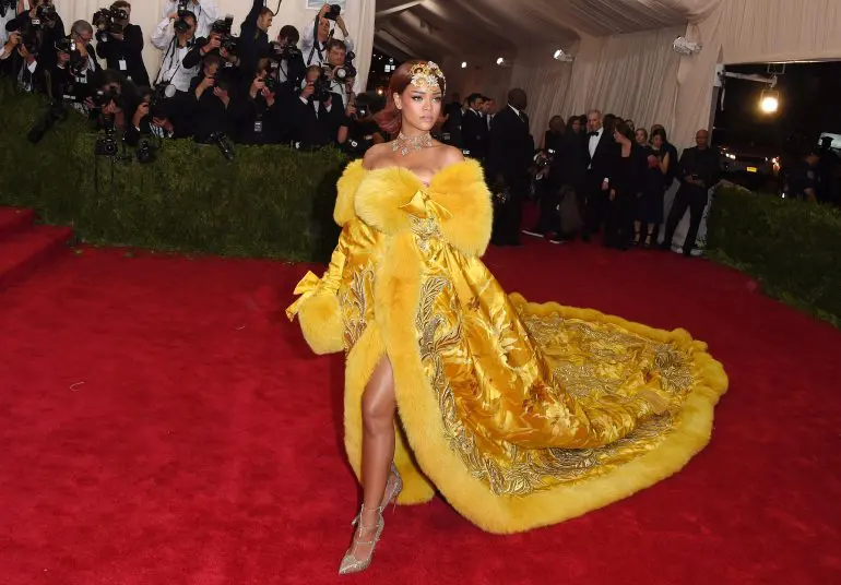 Rihanna la Gala Met 2015