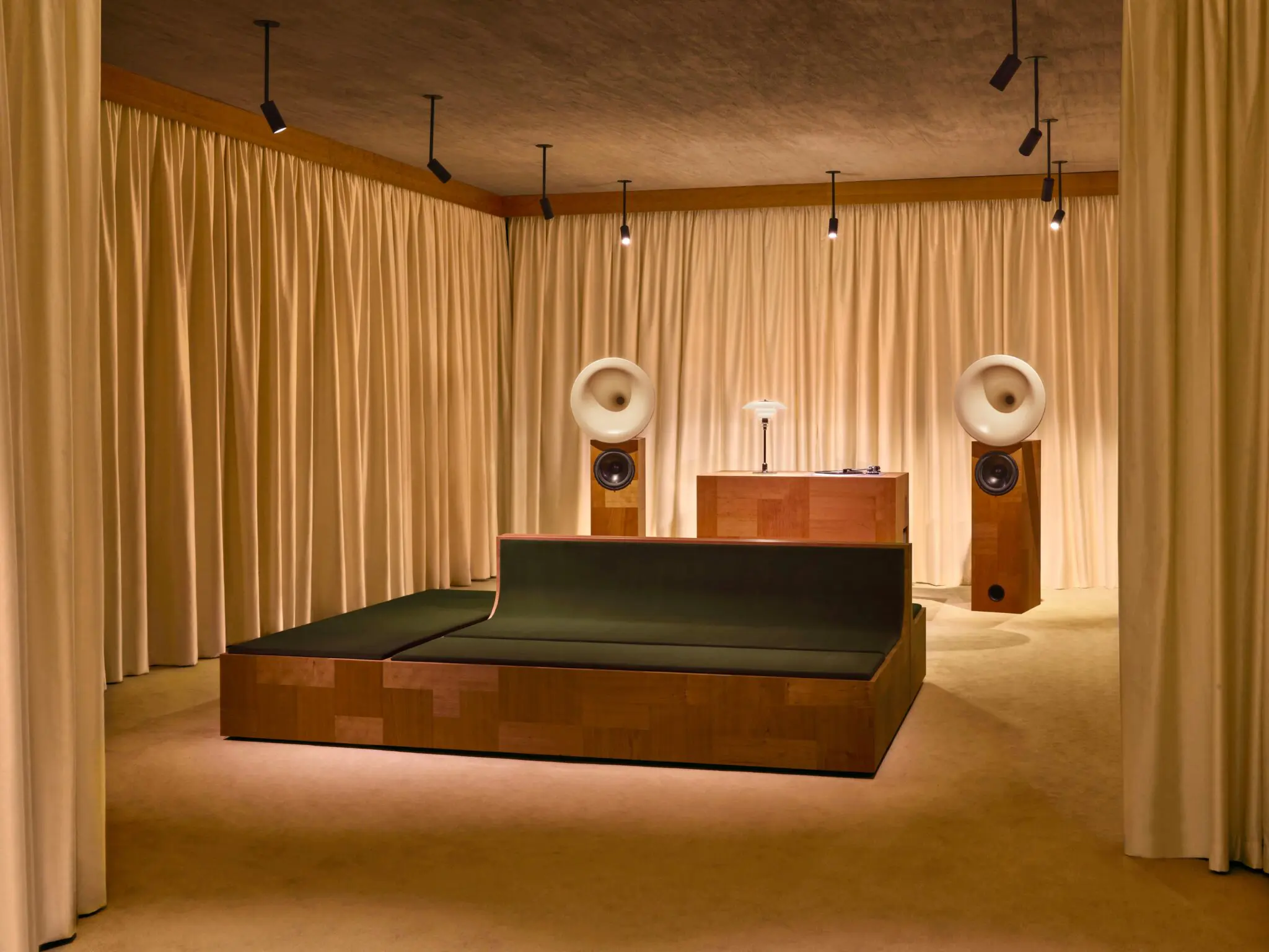 Valentino L'Atelier Sonore