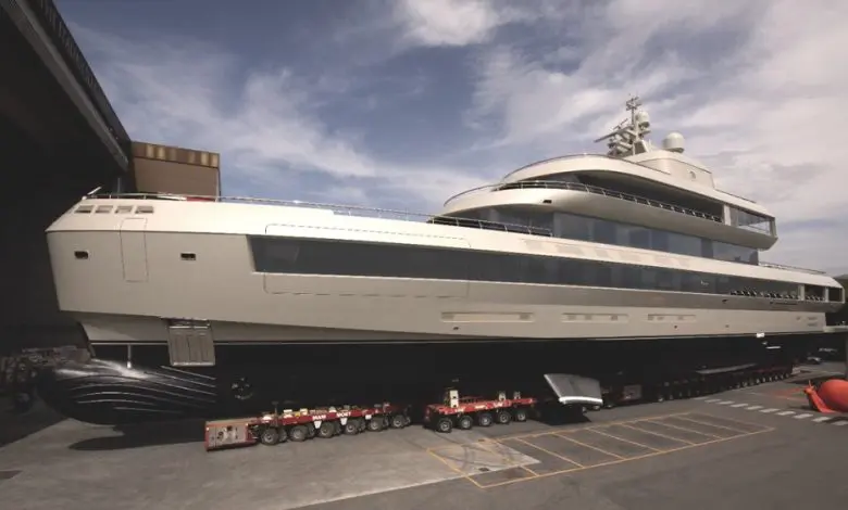 Giorgio Armani a proiectat acest nou megayacht