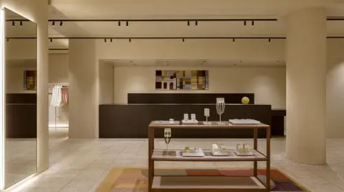 COS și Studio Ashby promovează artiste contemporane