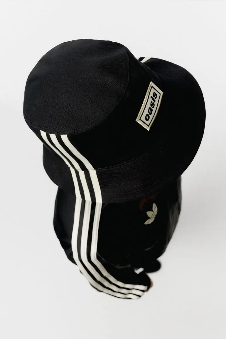 Oasis adidas 