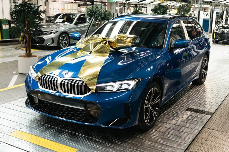 BMW 330e plug-in hybrid - Automobilul electrificat cu numărul 3 milioane