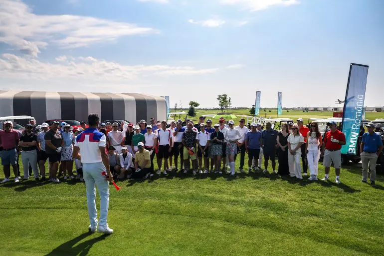 BMW Golf Cup România lansează tradiția „Sacoului albastru”