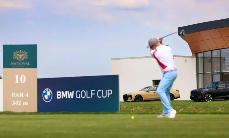 BMW Golf Cup România lansează tradiția „Sacoului albastru”