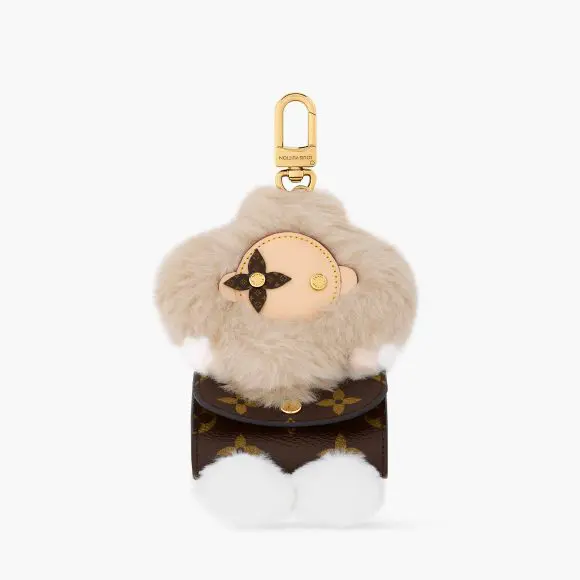 Louis Vuitton lansează o colecție de bag charms inspirate de fenomenul  Labubu