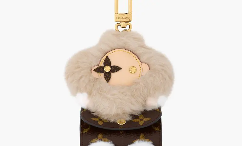 Louis Vuitton lansează o colecție de bag charms inspirate de fenomenul  Labubu