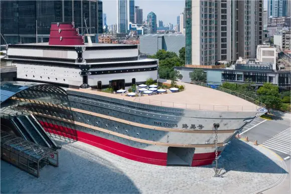 Louis Vuitton deschide „The Louis” – un concept store bazat pe experiență imersivă