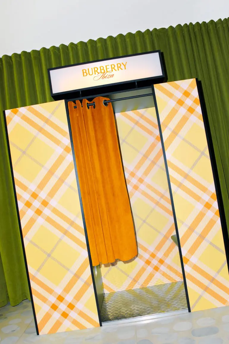 Burberry The Standard