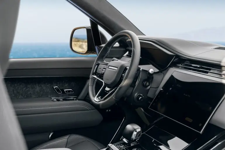 Range Rover extinde serviciul exclusiv SV Bespoke