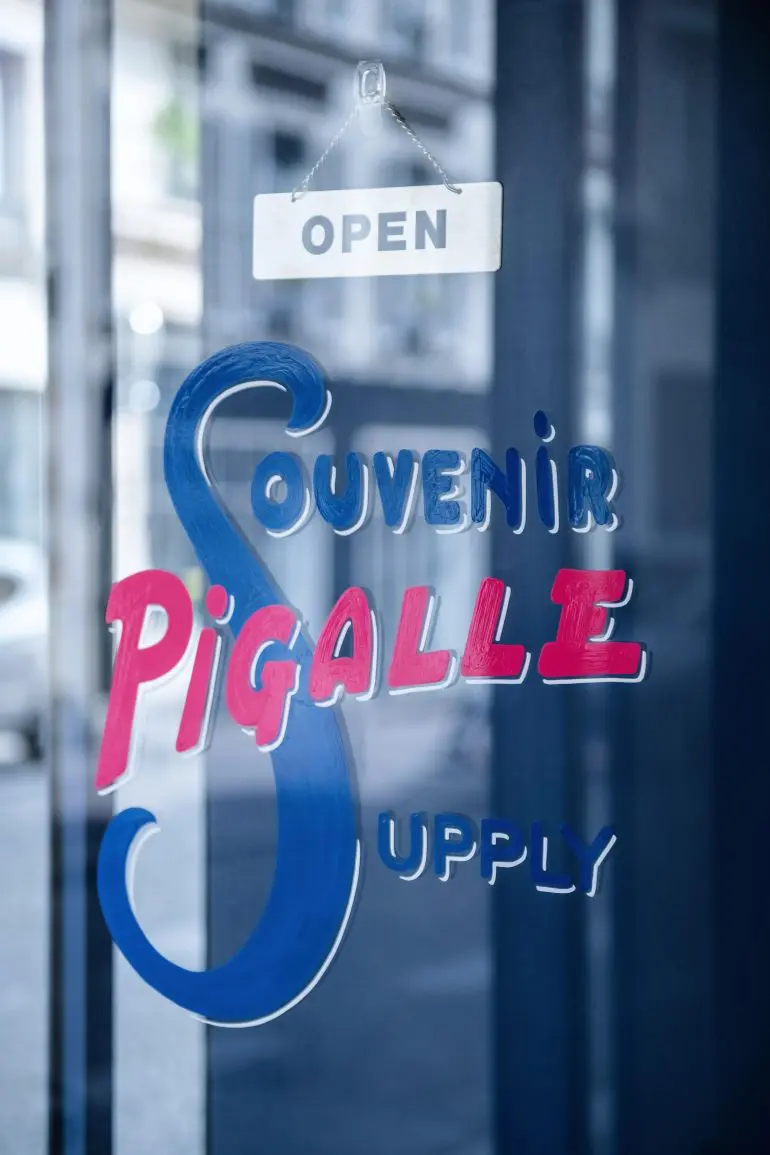 Souvenir Pigalle Paris