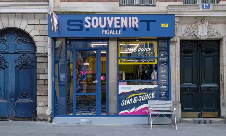 Designerul din spatele brandului de streetwear Pigalle inaugurează un magazin de suveniruri în Paris