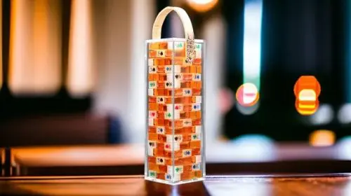 Janga a dezvăluit un set Jenga în ediție limitată plin cu whisky japonez vechi de 25 de ani