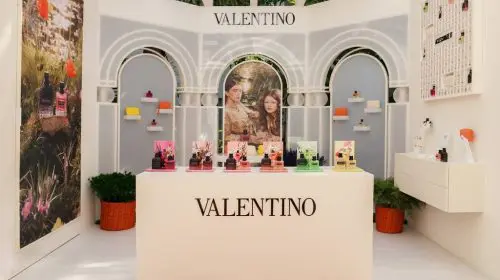 Valentino Beauty deschide un magazin pop-up la Nobu Hotel Marbella