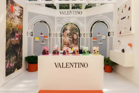 Valentino Beauty deschide un magazin pop-up la Nobu Hotel Marbella