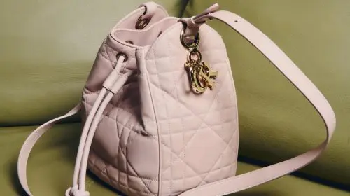 Dior lansează geanta D-Motion – noua piesă statement a sezonului