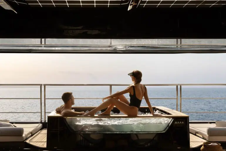 100 SUNREEF POWER PETITE BELLE 
