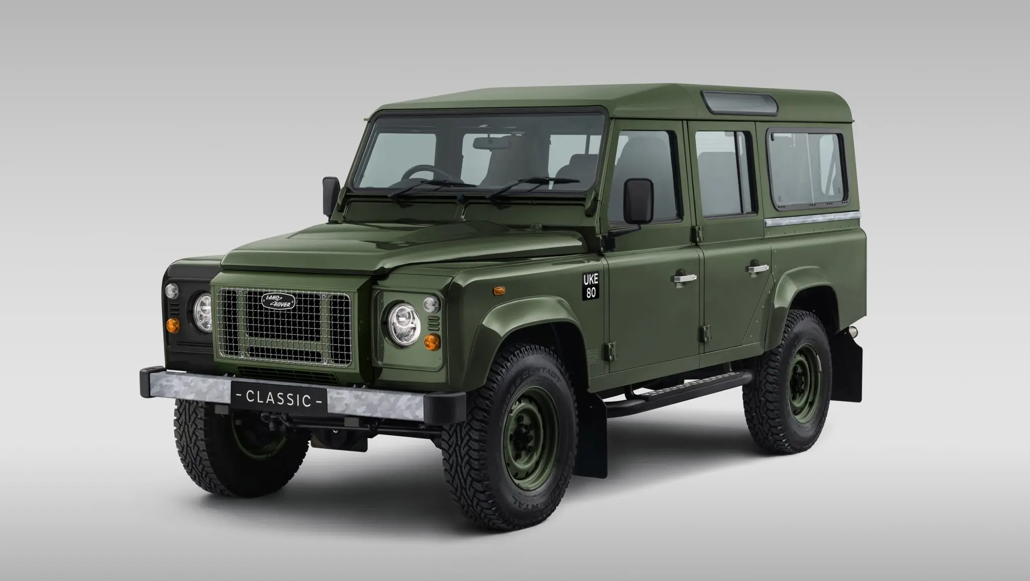 Defender Classic V8 Churchill Edition