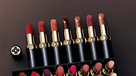 Louis Vuitton dezvăluie prima colecție de machiaj a brandului