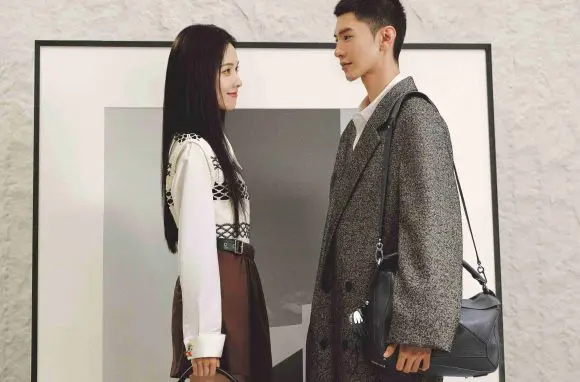 Loewe sărbătorește Qixi, echivalentul chinezesc al Valentine’s Day, cu un mini-serial și o colecție specială de accesorii