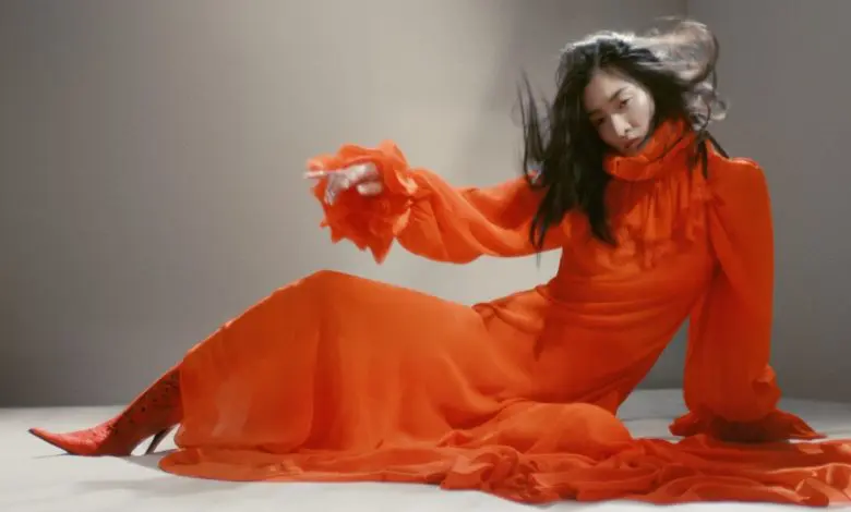 Campania Alexander McQueen pentru toamnă 2025 reînvie stilul gotic