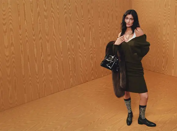 Kylie Jenner, Lou Doillon și o serie de alte staruri se reunesc în noua campanie Miu Miu