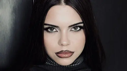 Alessiah lansează albumul Obscentra – O premieră pentru industria muzicală românească