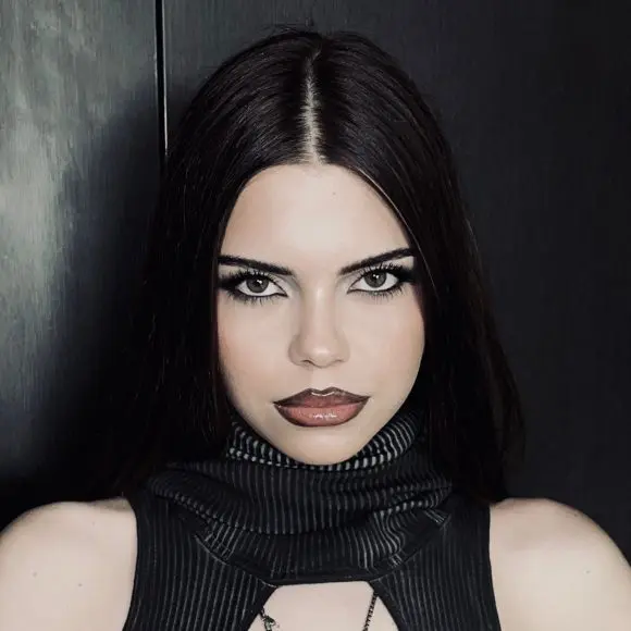 Alessiah lansează albumul Obscentra – O premieră pentru industria muzicală românească