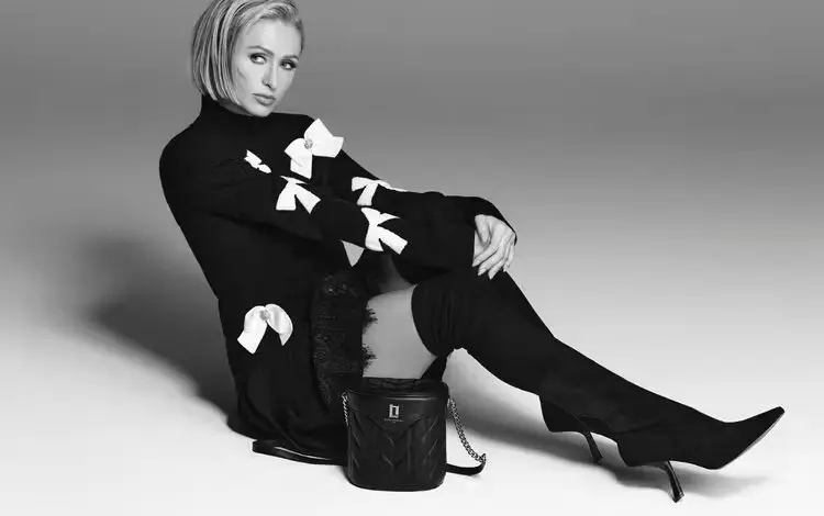 Paris Hilton este imaginea noii campanii Karl Lagerfeld
