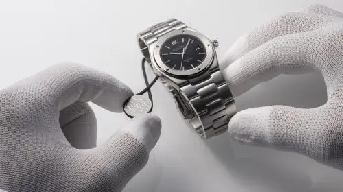 IWC Schaffhausen introduce serviciul IWC. Curated .