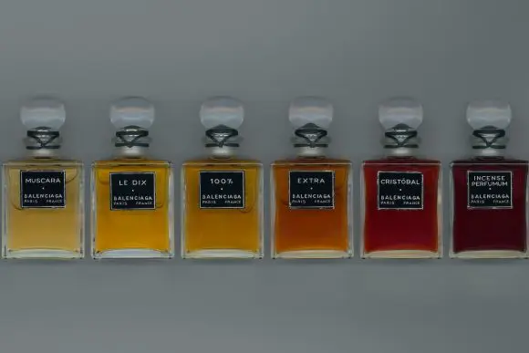 Balenciaga readuce din arhivă „Le Dix”, un parfum din 1947, alături de o nouă linie de esențe de lux