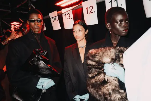 H&M deschide London Fashion Week cu un show spectaculos