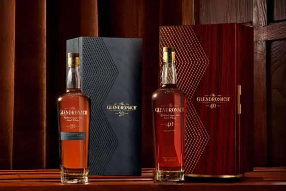 Glendronach lansează primele whisky-uri single malt de 30 și 40 de ani