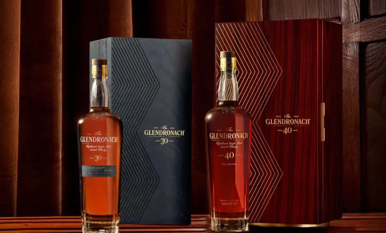 Glendronach lansează primele whisky-uri single malt de 30 și 40 de ani