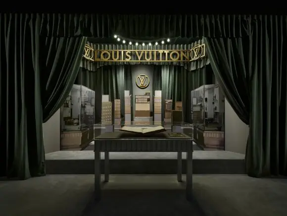 Louis Vuitton a deschis la Paris o expoziție dedicată Art Deco