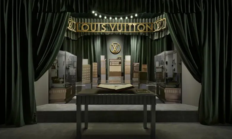 Louis Vuitton a deschis la Paris o expoziție dedicată Art Deco