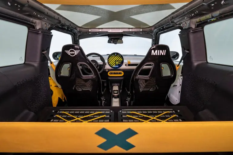 Mini la interior