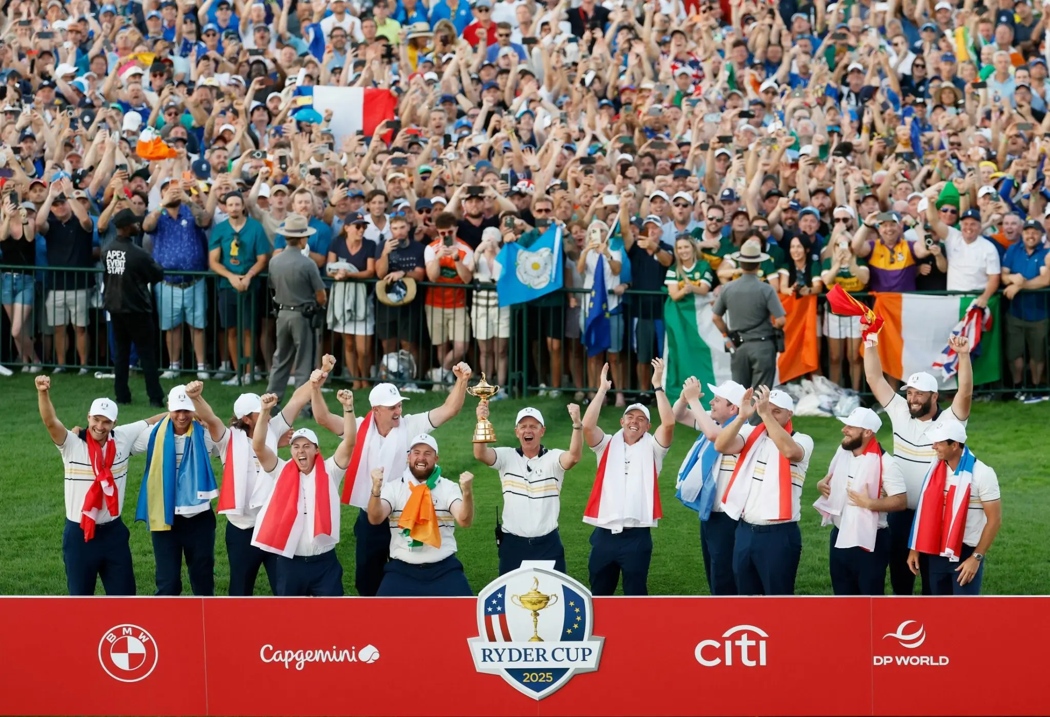 Echipa Europei păstrează Cupa Ryder după o victorie în deplasare cu 15-13
