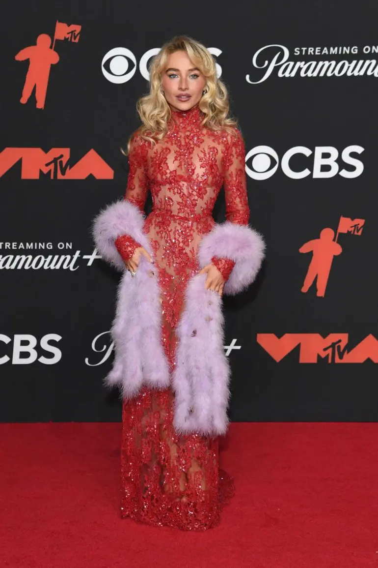 Sabrina Carpenter MTV VMA 2025