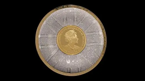 O monedă din aur realizată pentru Jubileul de Platină al Reginei Elisabeta a II-a va fi scoasă la licitație