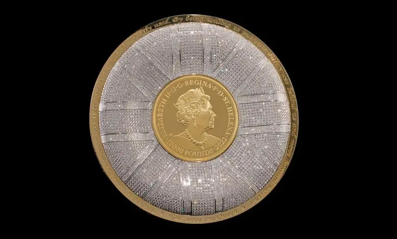 O monedă din aur realizată pentru Jubileul de Platină al Reginei Elisabeta a II-a va fi scoasă la licitație