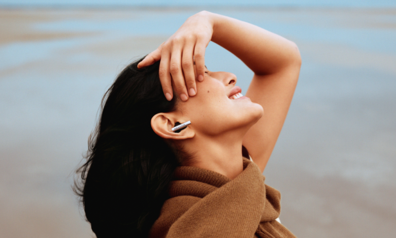 Bang & Olufsen a lansat noile căști Beo Grace