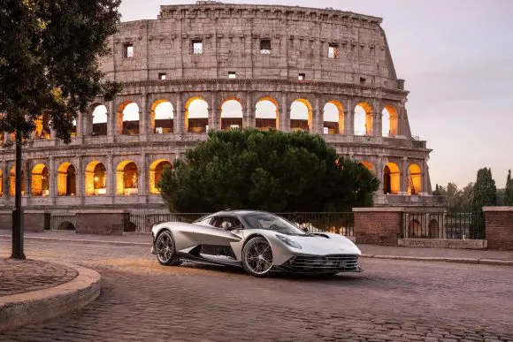 Aston Martin își extinde prezența în Italia odată cu lansarea Aston Martin Roma