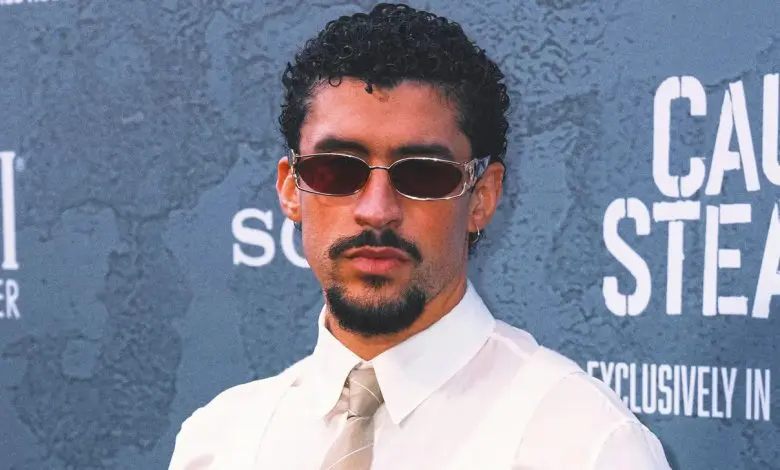 Bad Bunny va susține concertul de la pauza Super Bowl 2026