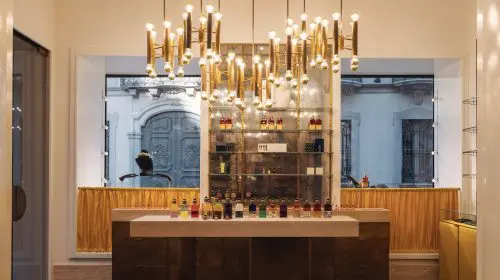 Dries Van Noten inaugurează primul Beauty & Accessories Gallery în Milano