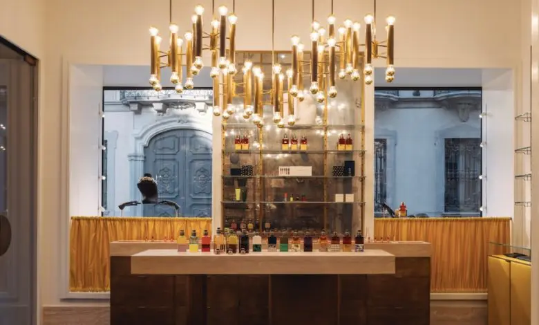 Dries Van Noten inaugurează primul Beauty & Accessories Gallery în Milano